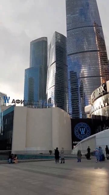 В Москву ехать надо, в Москве вся сила)