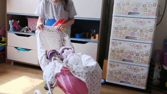 Лилишка впервые вышла на улицу