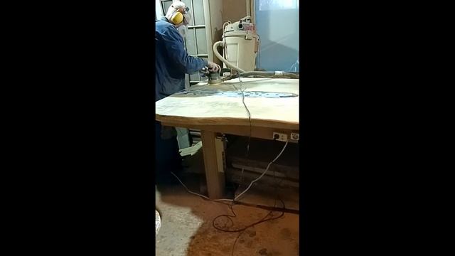 Огромная дубовая столешница из цельного слэба дерева