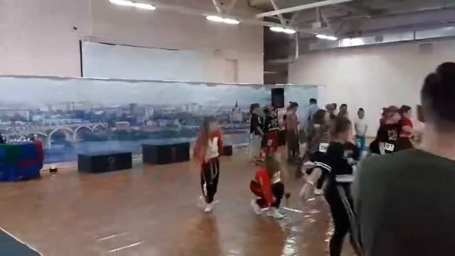 Соревнования по Хип Хопу. Соло девочки мой номер 390
