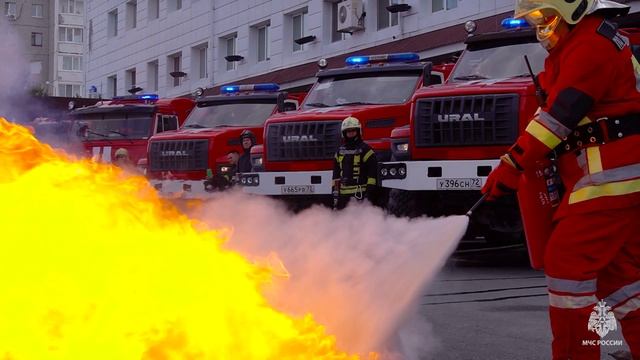 Тридцать лет Денис Журавлев посвятил борьбе с огненной стихией