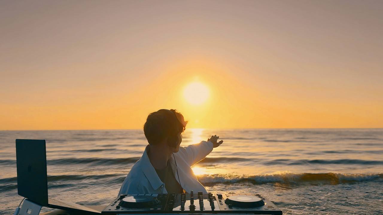 Paxtone - Chill and Relax Deep House Set - Sunrise Vibes