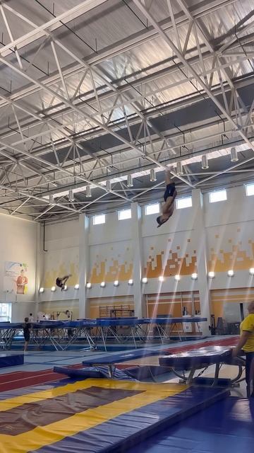 #flip #trampoline #тренировка #батут #прыжкинабатуте #acrobatics #сп