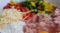 Куриные котлеты с болгарским перцем и беконом