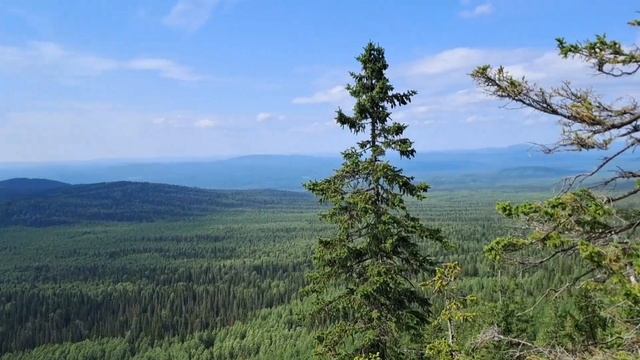 Откликной Гребень. Пик горы национального парка - Таганай.