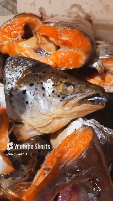 Мяса много, ровный срез! Горячего копчения сёмга и фор?