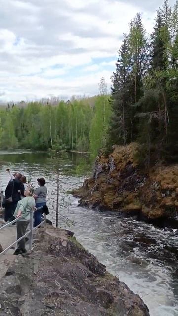 Водопад Кивач в Карелии.
