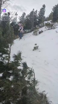 Попали в сильный ветер на спуске с пика Любви