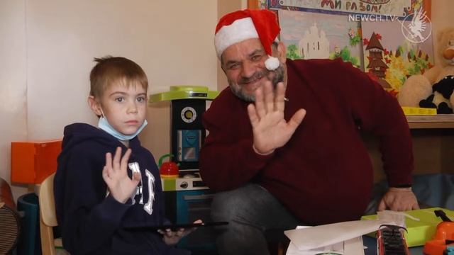 Посланці Миколая привітали хворих діток