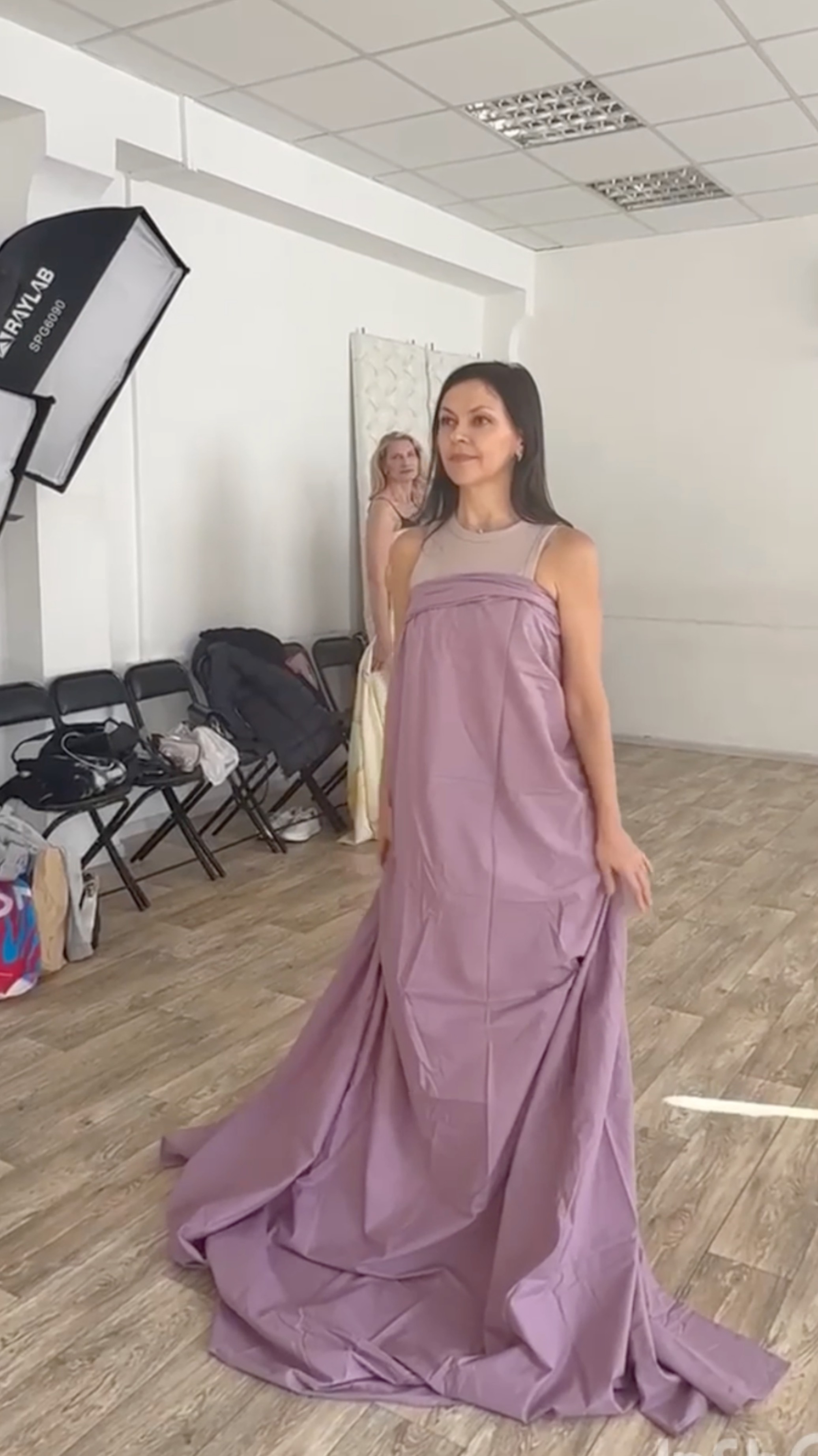 Модель Елена Ковалева. Занятие по дефиле - вечерние платья. Elite Models, Н.Новгород.