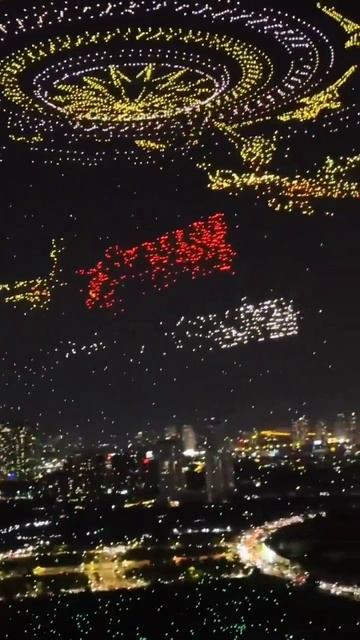 🇨🇳Такого еще не было: В Китае организовали масштабное шоу с участием 10 тысяч дронов