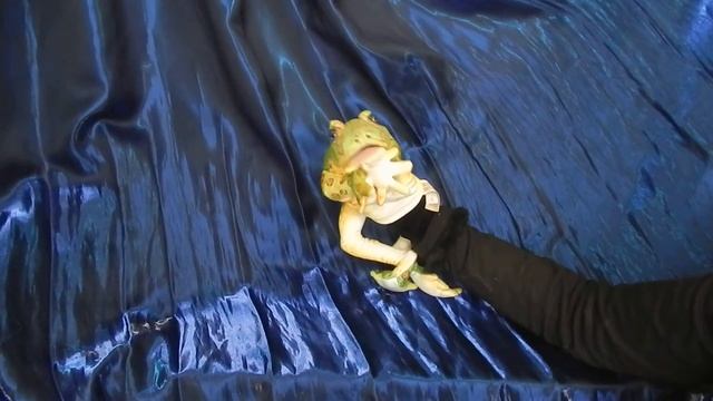 Glove not sounded from Folkmanis - leopard frog. In work. Перчатка не озвученная леопардовая лягушк