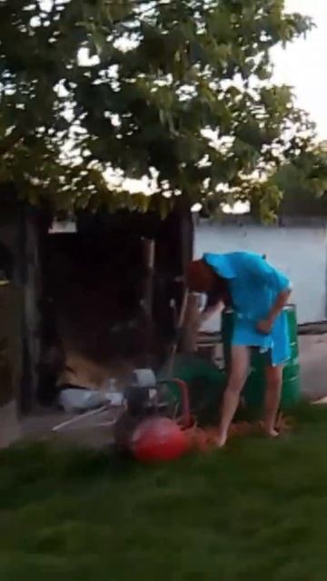 бабки на качелях #shorts #ukraine #shortsvideoviral #youtube