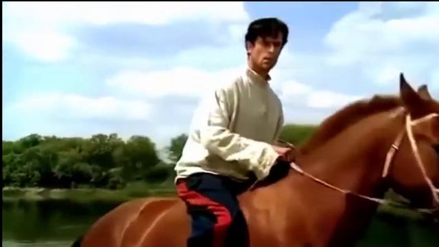 Несе Галя воду