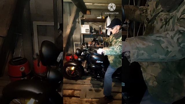 Это дедушка Рашит, он у нас не лыком шит...