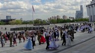 Почти 200 пар исполнили вальс у Музея Победы на Поклонной горе