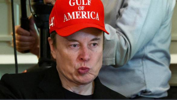 Совет директоров Tesla начал искать замену для Маска