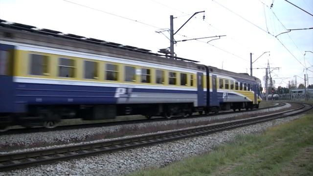 Электропоезд ЭР2Т-7113 на ст. Мангали / ER2T-7113 EMU at Mangali station