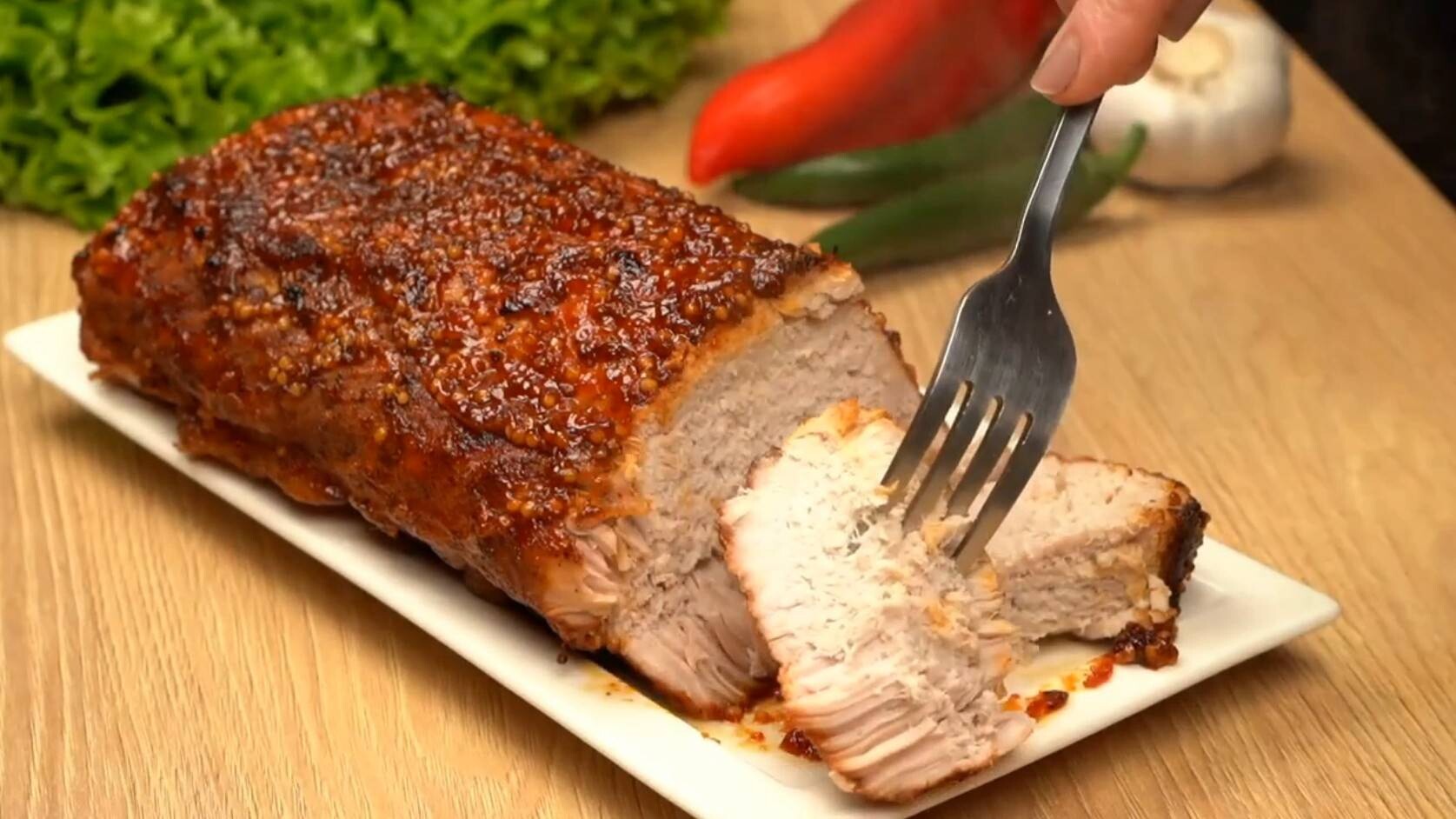 ЦЕЛЫЙ КУСОК СВИНИНЫ, ЗАПЕЧЕННЫЙ В ДУХОВКЕ – ВКУС, КОТОРЫЙ ОСТАНЕТСЯ В ПАМЯТИ! 🤤🔥