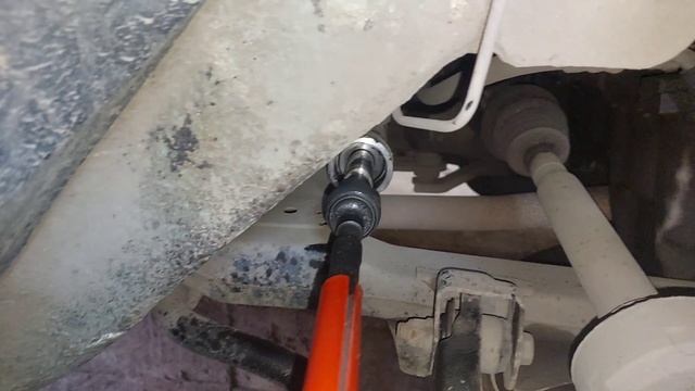 Будни в гараже. Замена рулевых тяг и наконечников и шаровой опоры на Рено логан.