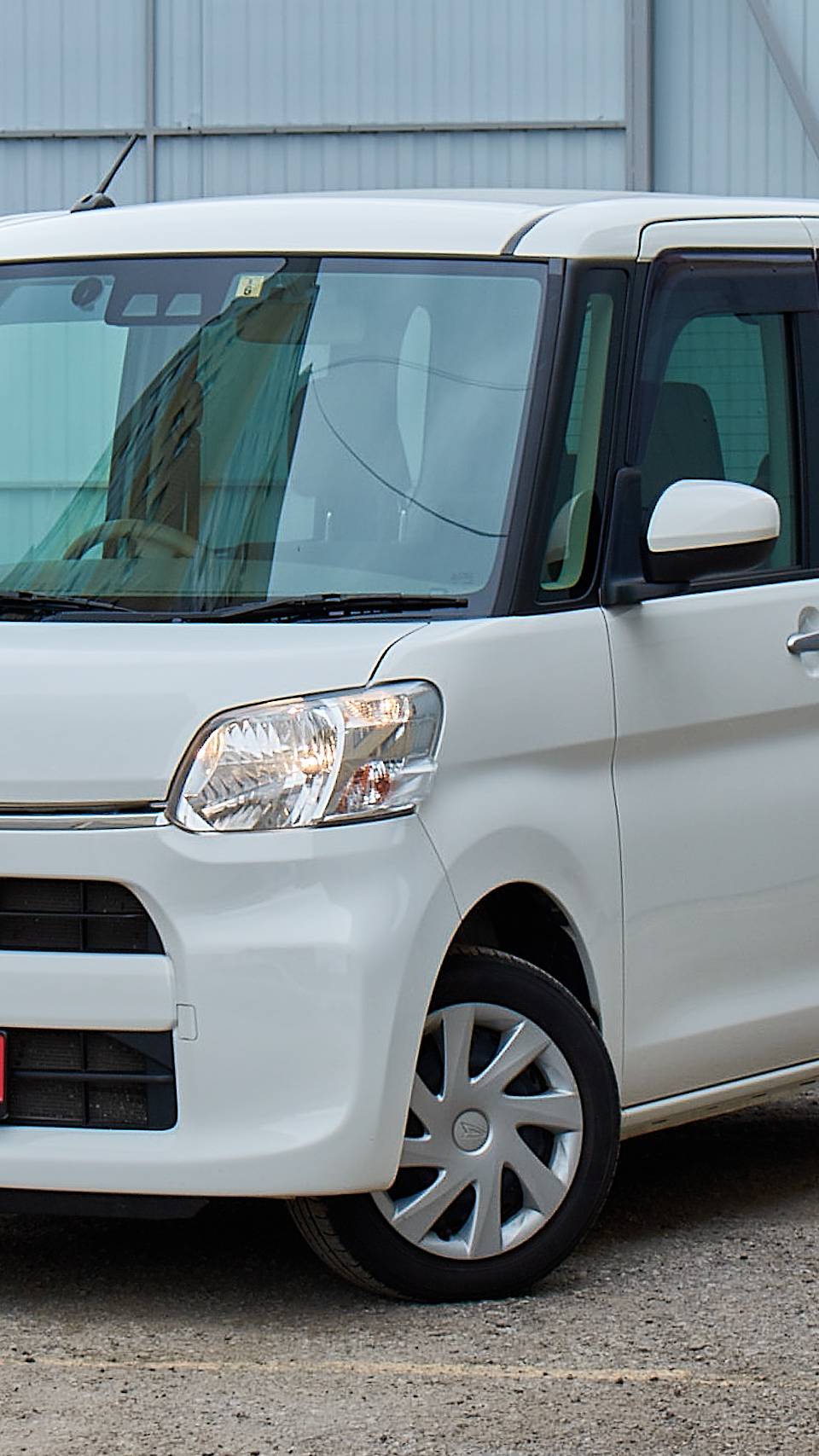 Обзор на Daihatsu Tanto Хетчбэк 0.7 CVT 2019г