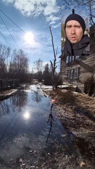 Столб на Бревеннике в районе МЛП починили, но только один, остальные оказались ничьими.