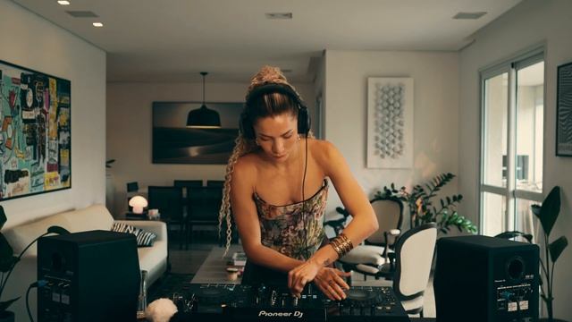 Ella Candeu - Fairy Frequencies at Home