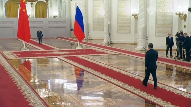 Путин провел официальную встречу с Председателем Китайской Народной Республики Си Цзиньпином