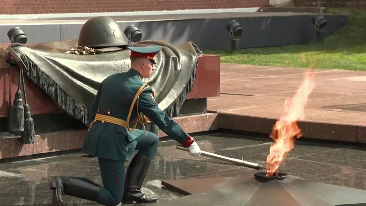 Частицу Вечного огня, взятую у Могилы Неизвестного Солдата в Москве, доставили в Кишинев