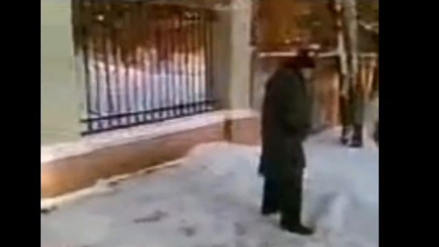 ай яй яй какой плохой мальчик, а кто же это? Вазмиян!