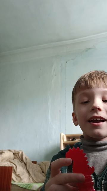 Костик, как диназавр video_20250508_141150