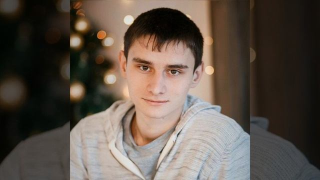 Крест,на груди.Произведение,моего сына
Марченко.Владислава.Ивановича,,МАРТИН,,
