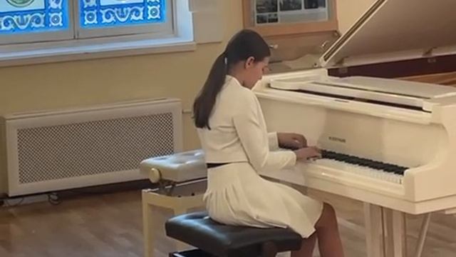 Р Яковлева Р.Шуман «Фантастический танец»