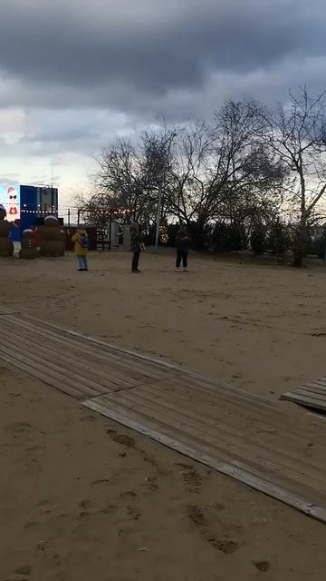 Центральный пляж Анапы готовился к встрече Нового год