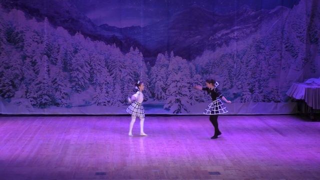 53 Танцевальный калейдоскоп: "Белое и черное"