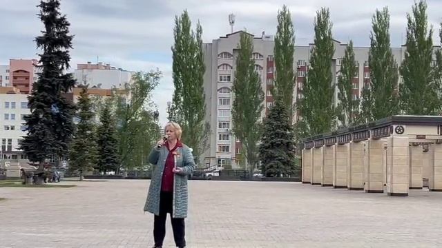День Победы. В Казани в парке Победы выступила  Гульнара  Мухутдинова, ее голос завораживал