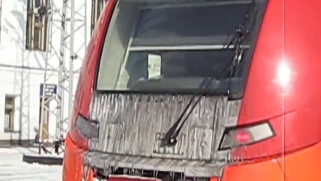 Двухсистемный электропоезд ЭС1-011, ст.Киров
