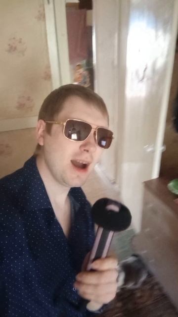 Почти всю песню знаю🤣