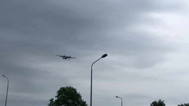 Посадка Ан-26 в Пулково ULLI