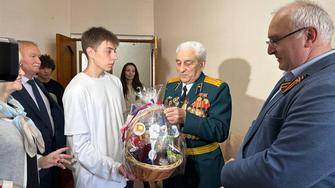 Невероятная история Владимира Карсанова: встреча с героем!
