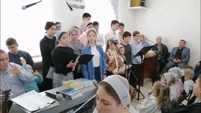 Пройдут года и незаметно / молодёжь