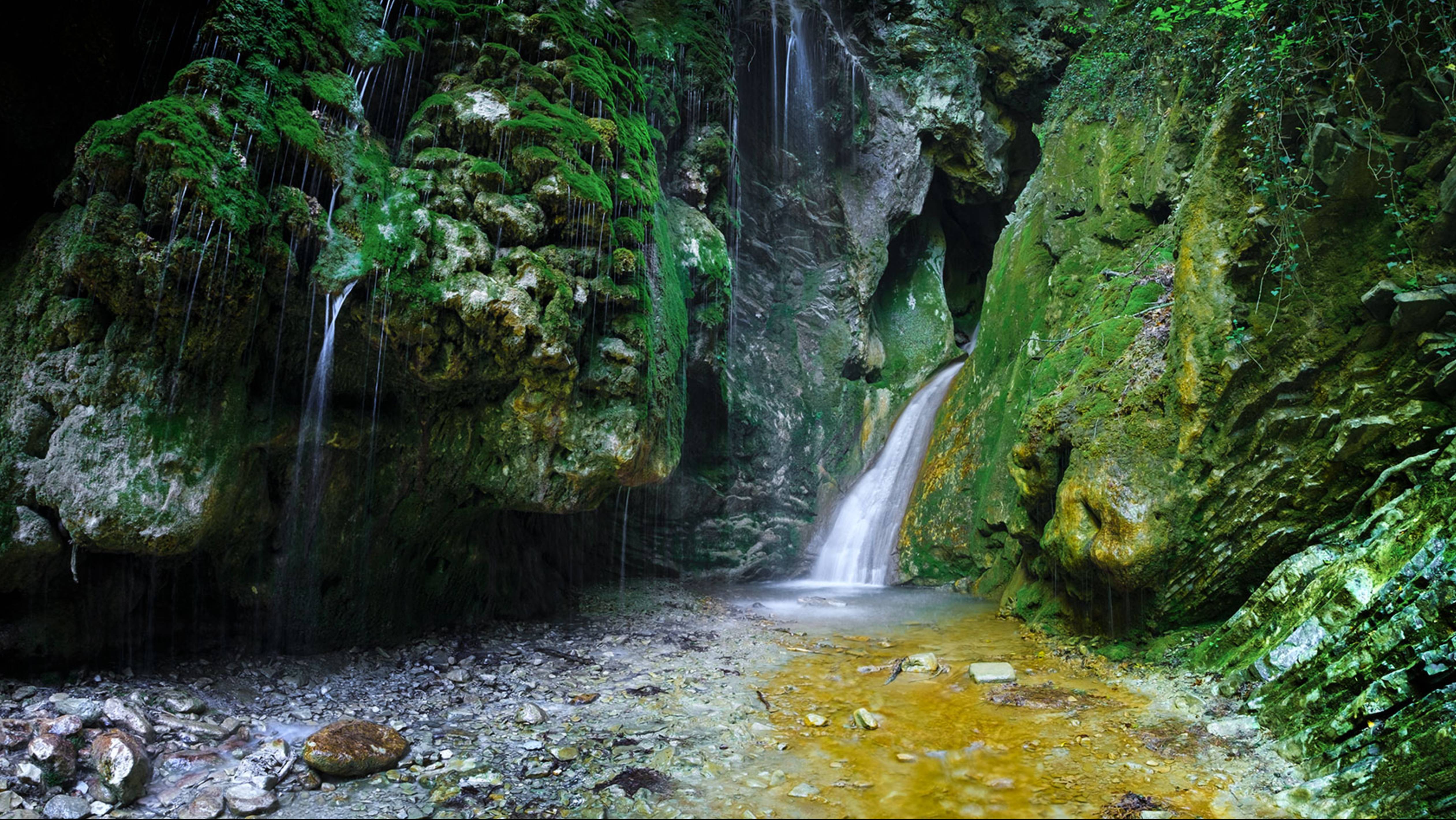 Водопад  "Грот"