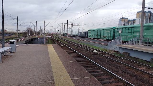 8 мая Тепловоз 2ТЭ25КМ-0525 с Грузовым поездом и Электропоезд Финист ЭС104-038 Ленинский Проспект