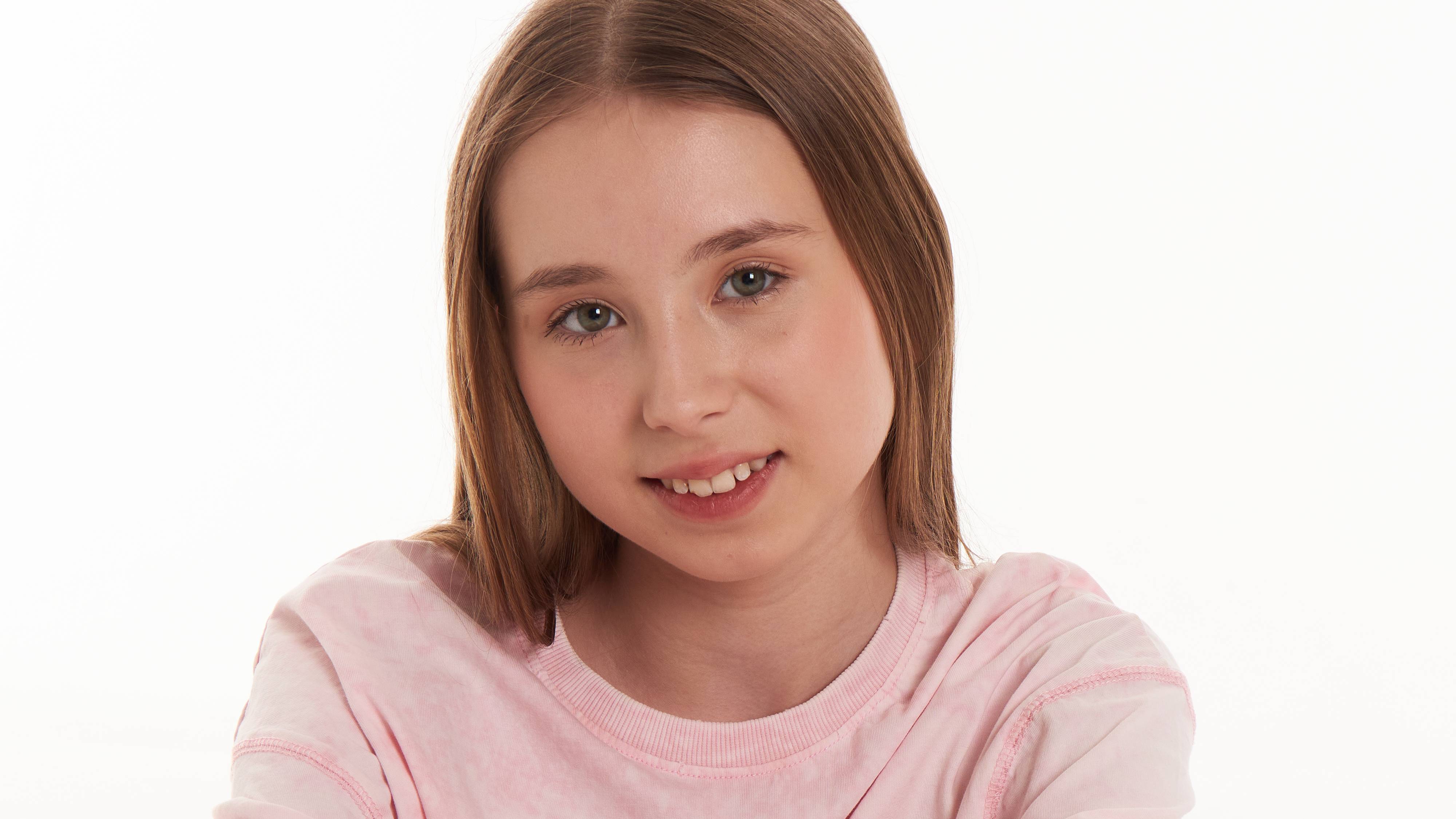 _0003 Sasha Admaykina 12 yo self presentation