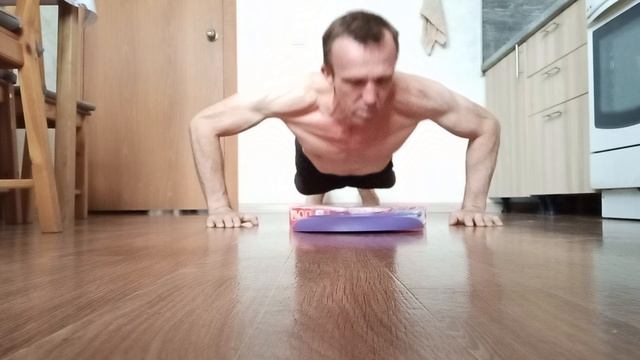 Отжимания в 45 лет 55 раз за 120 секунд.