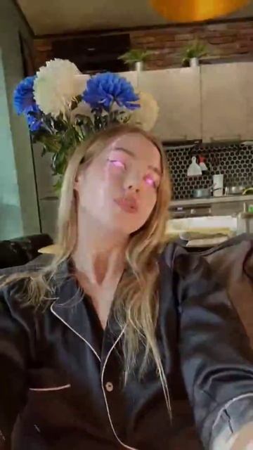 В сумке есть конфеты, но они не для детей 🎵 КРАСИВАЯ Д?