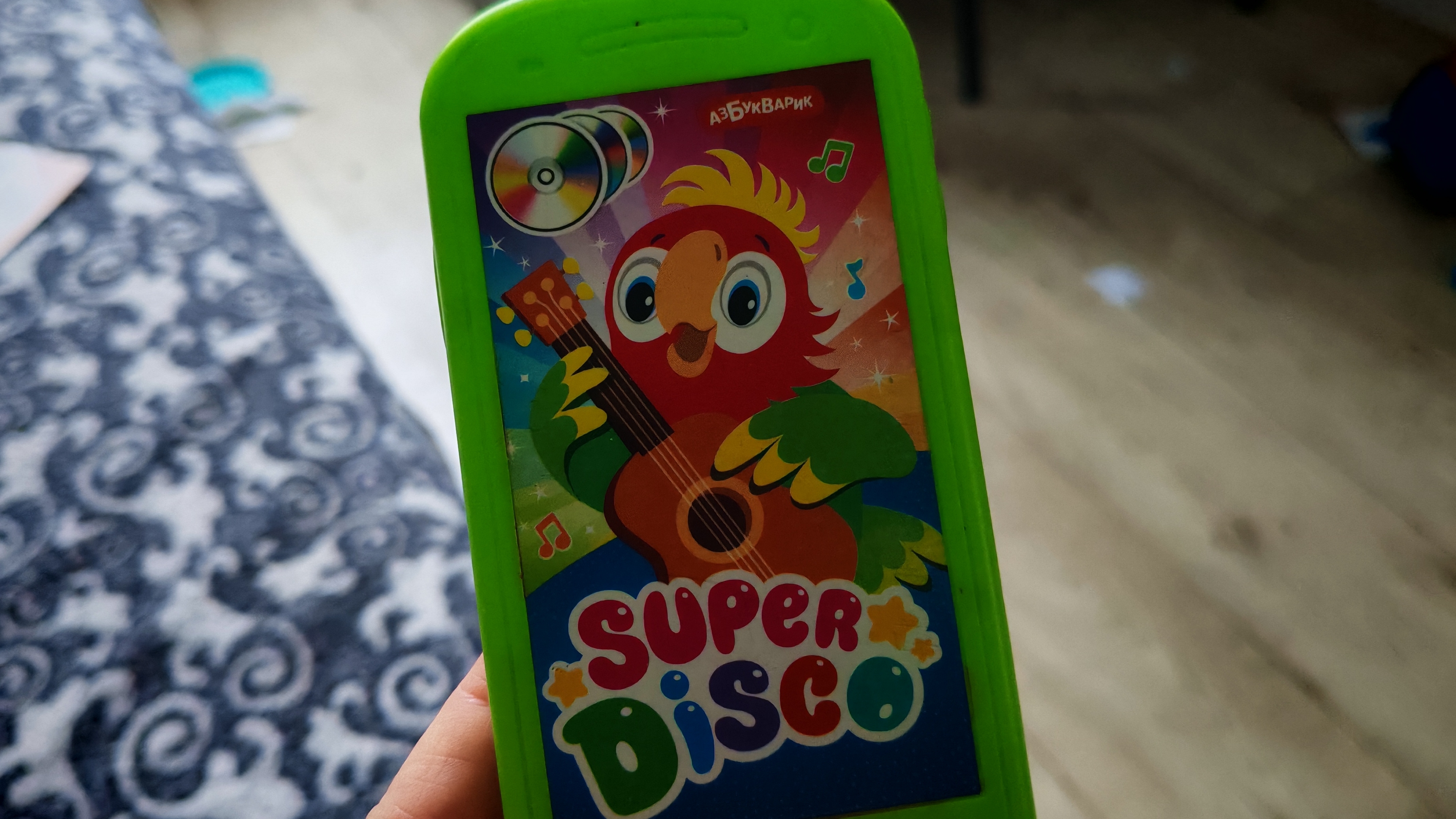 играем в детский музыкальный телефон