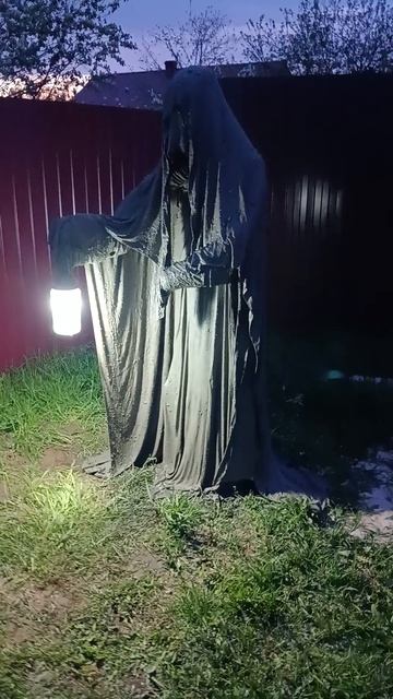 Скульптура монаха