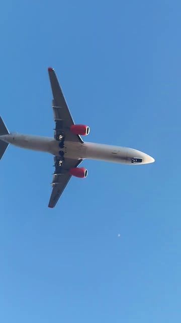 Вот как садится самолёт ✈️ часть 2