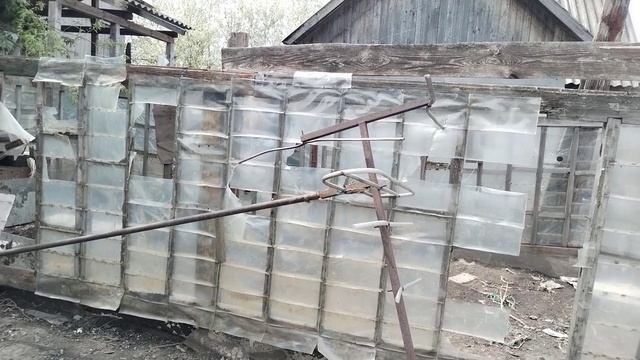 Жизнь в деревне. Сады цветут , поездка в город , покупки, пикировала капусту .